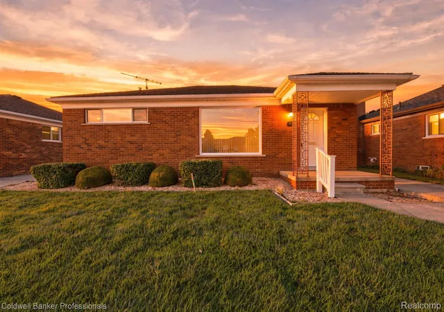 Photo 1 of Sale Pending at 23131 Playview St, Saint Clair Shores, MI 48082 | MLS# 20261075977 | Listing updated on 2026-10-10