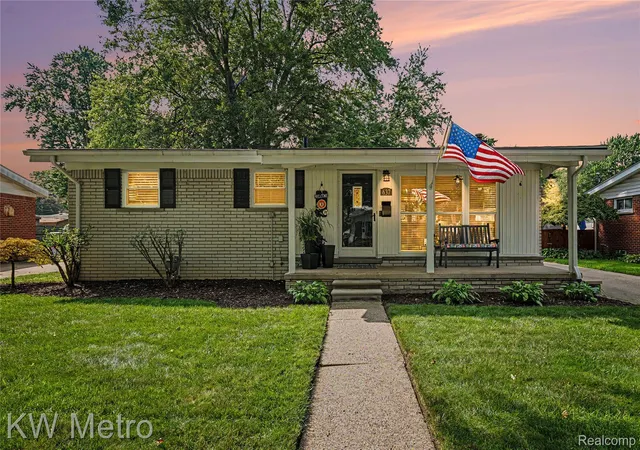 Photo 1 of Sale Pending at 637 Kenyon Dr, Troy, MI 48083 | MLS# 20261075985 | Listing updated on 2026-10-18