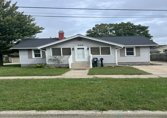 Photo 2 of Multi family home for sale at 208 N Jackson St, Spring Lake, MI 49456 | MLS# 65026050116 | Listing updated on 2026-10-09
