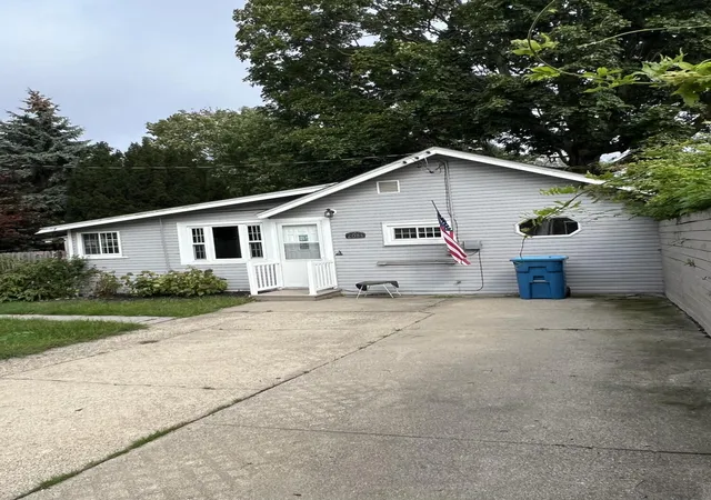 Photo 3 of Multi family home for sale at 208 N Jackson St, Spring Lake, MI 49456 | MLS# 65026050116 | Listing updated on 2026-10-09