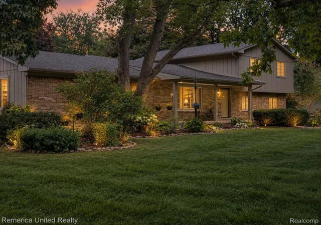 Photo 1 of Sale Pending at 6601 Hemlock Ct, Brighton, MI 48116 | MLS# 20261075989 | Listing updated on 2026-10-10