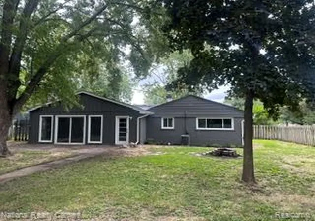 Photo 2 of Single family home for sale at 2546 N Lafay Dr, West Bloomfield, MI 48324 | MLS# 20261076002 | Listing updated on 2026-10-11