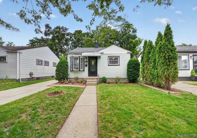 Photo 2 of Single family home for sale at 27425 Osmun St, Madison Heights, MI 48071 | MLS# 20261076019 | Listing updated on 2026-10-11