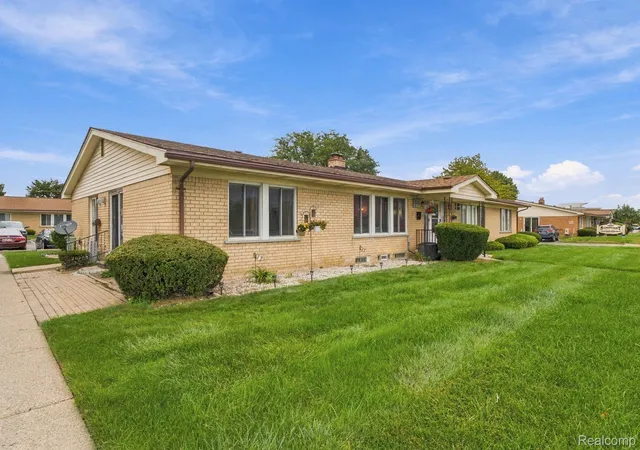 Photo 2 of Condo for sale at 19301 E 13 Mile Rd #38, Roseville, MI 48066 | MLS# 20261076033 | Listing updated on 2026-10-21