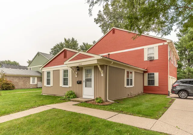 Listing Photo 1 - Condo for sale in building located at 1645 Wingate Blvd, Ypsilanti, MI 48198 - Unit #