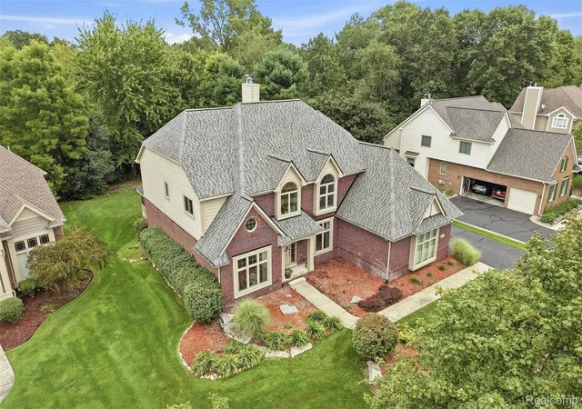 Photo 2 of Single family home for sale at 4840 Eagle Springs Ct, Clarkston, MI 48348 | MLS# 20261076131 | Listing updated on 2026-10-18