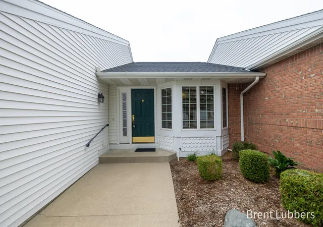 Photo 3 of Condo for sale at 10283 Castlecourt #7, Zeeland, MI 49464 | MLS# 71026050200 | Listing updated on 2026-10-21
