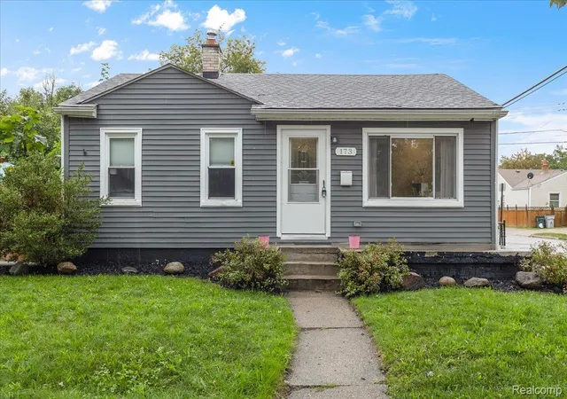 Photo 1 of Single family home for sale at 173 W Evelyn Ave, Hazel Park, MI 48030 | MLS# 20261076162 | Listing updated on 2026-10-10