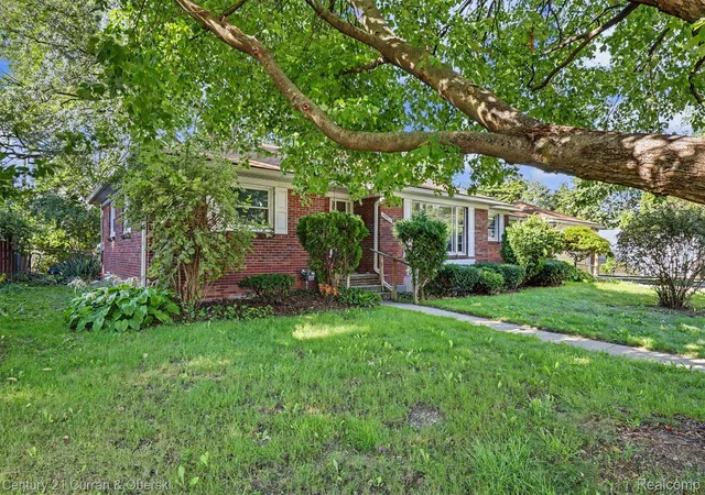 Photo 2 of Single family home for sale at 22300 Lanse St, Saint Clair Shores, MI 48081 | MLS# 20261076170 | Listing updated on 2026-10-20