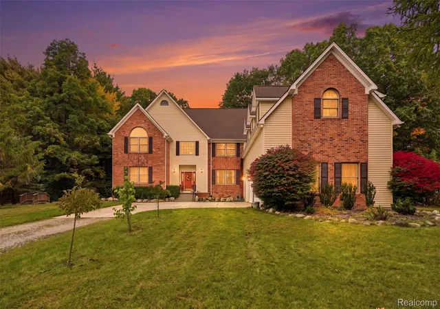 Photo 2 of Single family home for sale at 5160 Vine St, Saint Clair, MI 48079 | MLS# 20261076216 | Listing updated on 2026-10-24