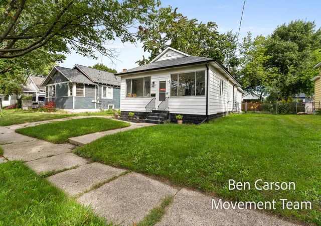 Photo 2 of Single family home for sale at 1152 W Dale Ave, Muskegon, MI 49442 | MLS# 71026050233 | Listing updated on 2026-10-09