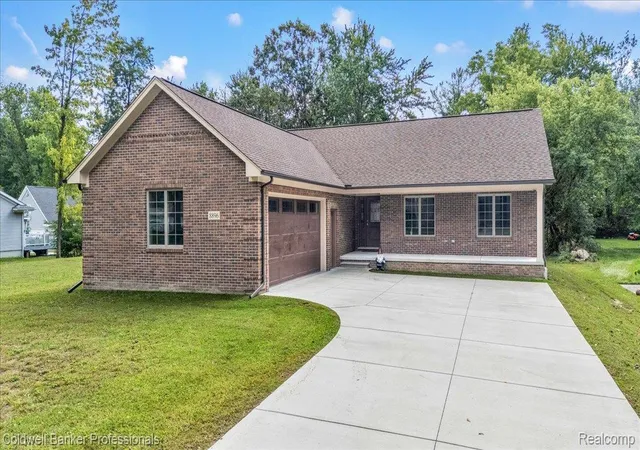 Photo 1 of Sale Pending at 8896 Pacton Dr, Shelby Township, MI 48317 | MLS# 20261076242 | Listing updated on 2026-10-11