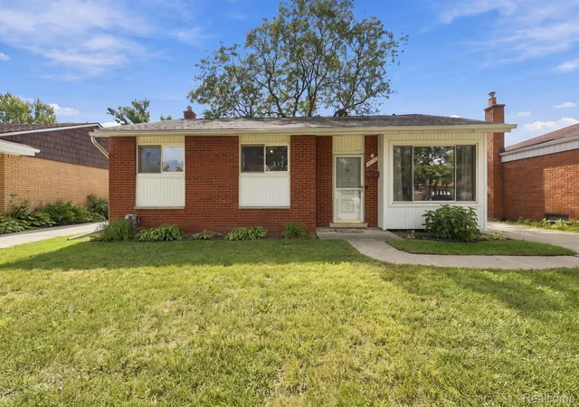 Photo 1 of Sale Pending at 15258 Elderwood St, Roseville, MI 48066 | MLS# 20261076255 | Listing updated on 2026-10-14