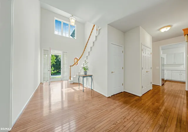 Photo 2 of Single family home for sale at 1357 Kentfield Dr, Rochester, MI 48307 | MLS# 58050222466 | Listing updated on 2026-10-08