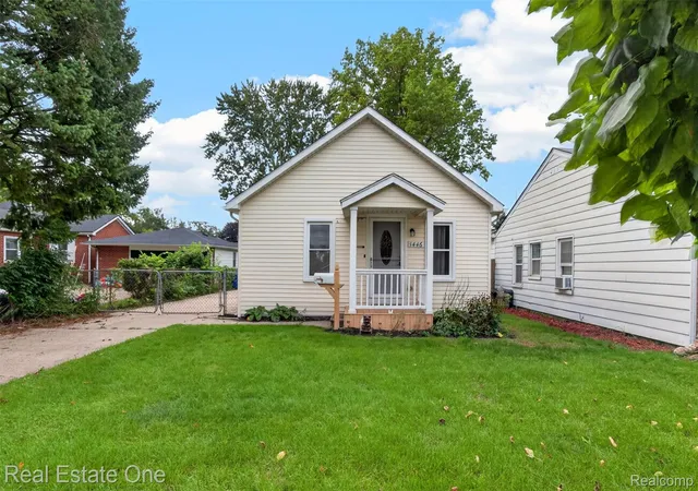Photo 1 of Single family home for sale at 1446 E Meyers Ave, Hazel Park, MI 48030 | MLS# 20261076268 | Listing updated on 2026-10-15