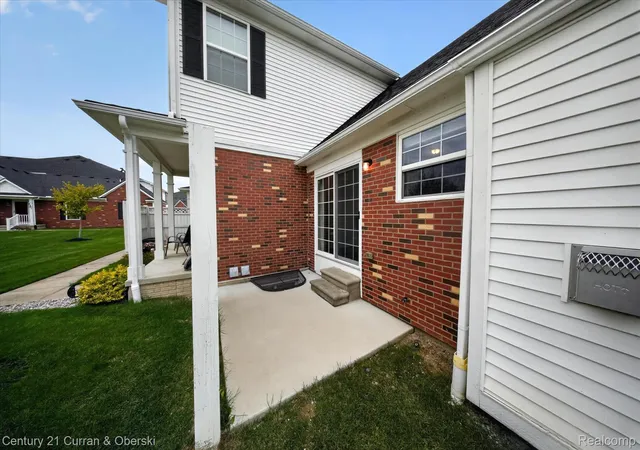 Listing Photo 5 - Condo for sale in building located at 1301 Riversedge Dr, Saline, MI 48176
