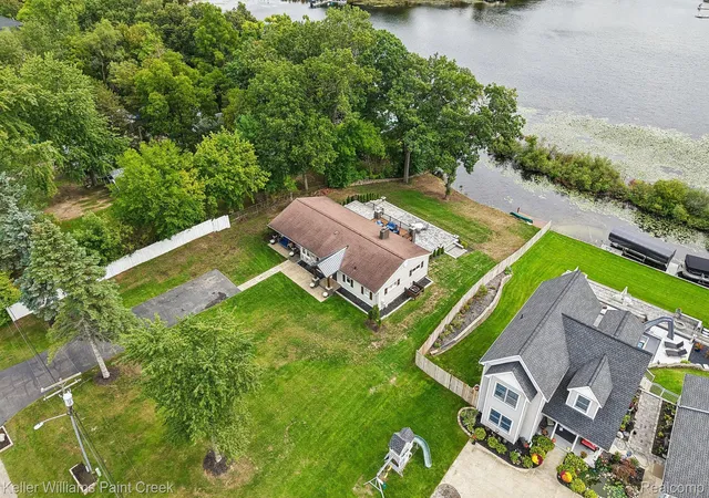 Photo 3 of Single family home for sale at 4890 Clinton Dr, Clarkston, MI 48346 | MLS# 20261076306 | Listing updated on 2026-10-21
