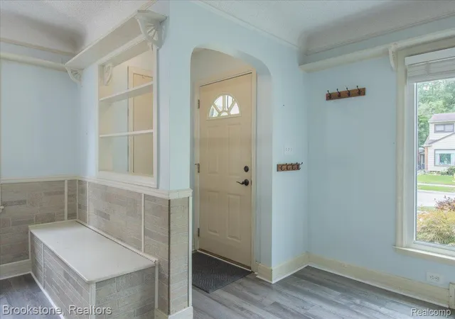 Photo 3 of Single family home for sale at 9648 Cavell St, Livonia, MI 48150 | MLS# 20261076321 | Listing updated on 2026-10-14