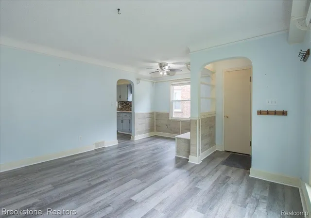 Photo 4 of Single family home for sale at 9648 Cavell St, Livonia, MI 48150 | MLS# 20261076321 | Listing updated on 2026-10-14