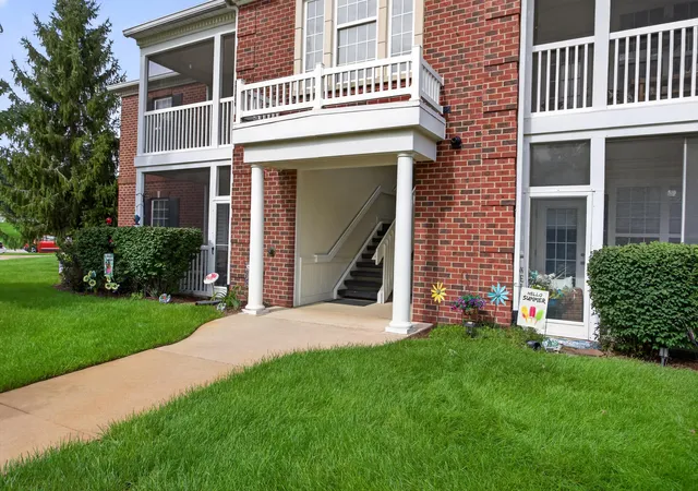 Listing Photo 2 - Condo for sale in building located at 1967 Coventry Cir, Jackson, MI 49201