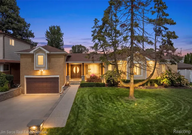 Photo 1 of Single family home for sale at 22461 Benjamin St, Saint Clair Shores, MI 48081 | MLS# 20261076325 | Listing updated on 2026-10-18