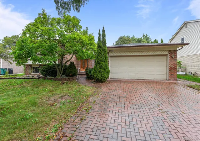 Photo 1 of Single family home for sale at 5055 Tyler Dr, Troy, MI 48085 | MLS# 20261076333 | Listing updated on 2026-10-15