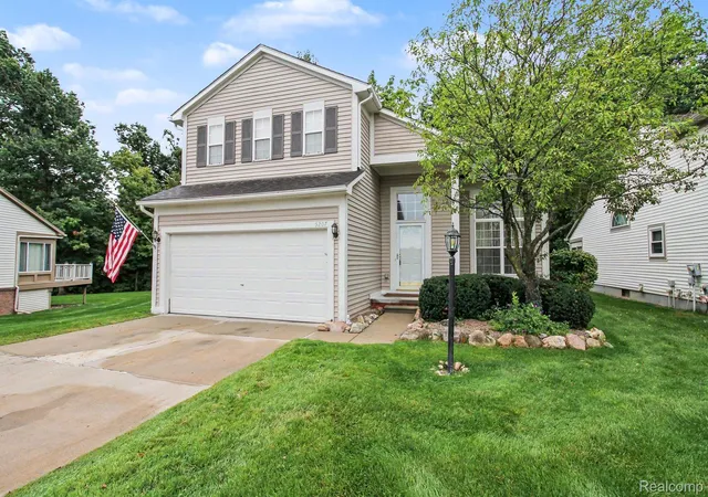 Photo 2 of Single family home for sale at 5207 Sandalwood Cir, Grand Blanc, MI 48439 | MLS# 20261076336 | Listing updated on 2026-10-12