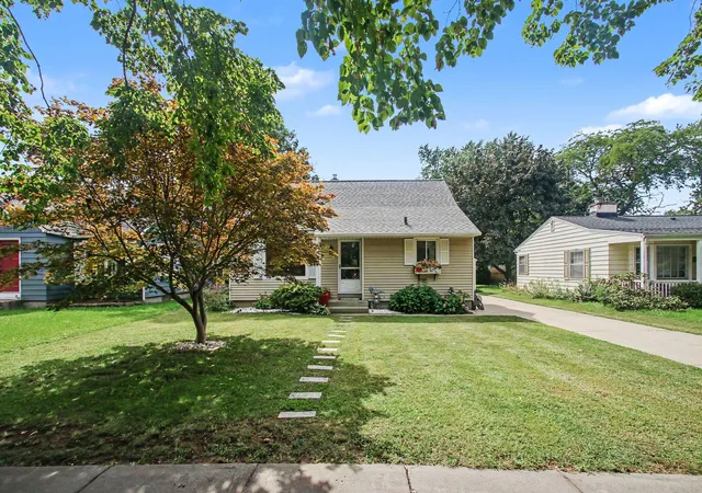 Photo 1 of Sale Pending at 154 W 30th Street, Holland, MI 49423 | MLS# 71026050308 | Listing updated on 2026-10-13