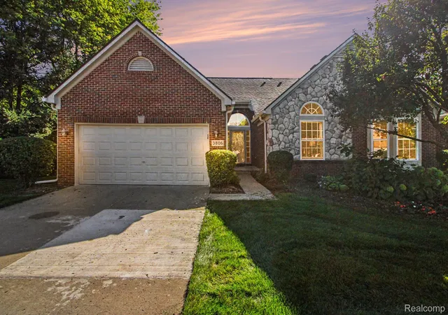 Listing Photo 1 - Condo for sale in building located at 3806 Arbor Dr, Auburn Hills, MI 48326