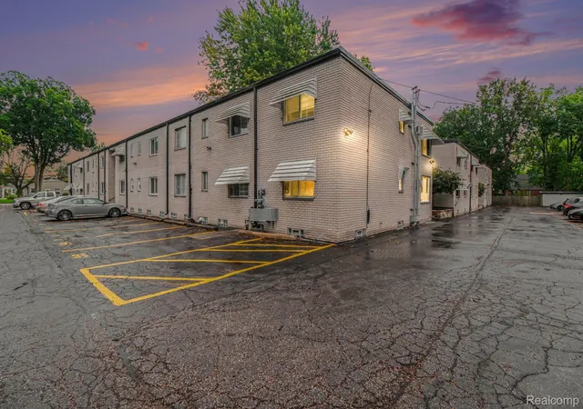 Photo 1 of Condo for sale at 3429 Hillside Dr #Unit 31, Royal Oak, MI 48073 | MLS# 20261076353 | Listing updated on 2026-10-17