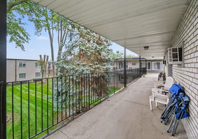 Photo 3 of Condo for sale at 3429 Hillside Dr #Unit 31, Royal Oak, MI 48073 | MLS# 20261076353 | Listing updated on 2026-10-17
