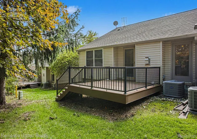 Photo 3 of Condo for sale at 3132 Harbor Ct, Waterford, MI 48328 | MLS# 20261076357 | Listing updated on 2026-10-06