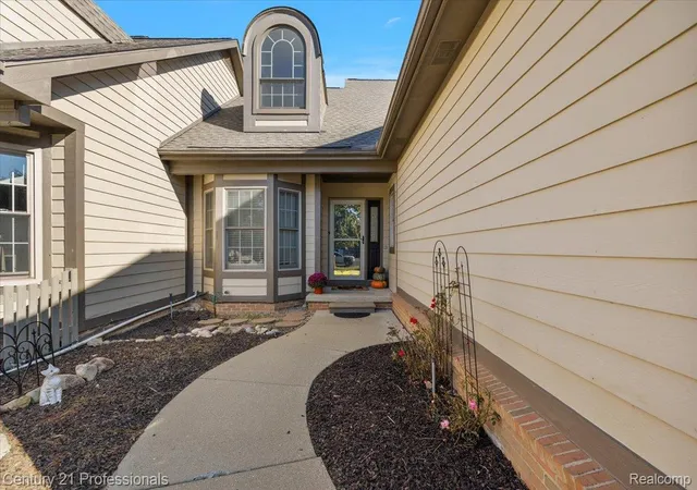 Photo 2 of Condo for sale at 6590 Steeple Ridge, Clarkston, MI 48346 | MLS# 20261076363 | Listing updated on 2026-10-20