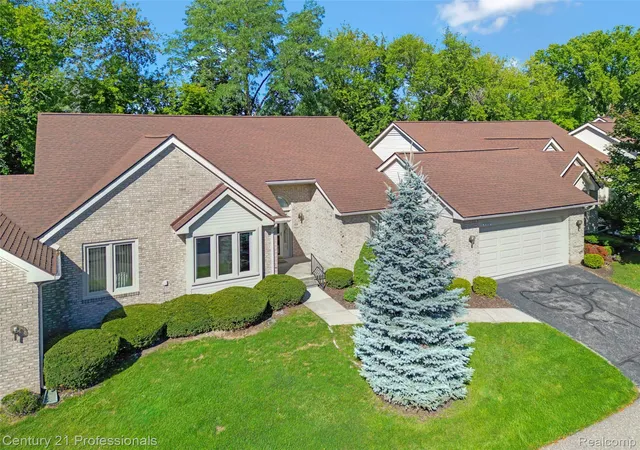 Photo 1 of Sale Pending at 5388 Fairway Ct, West Bloomfield, MI 48323 | MLS# 20261076380 | Listing updated on 2026-10-12