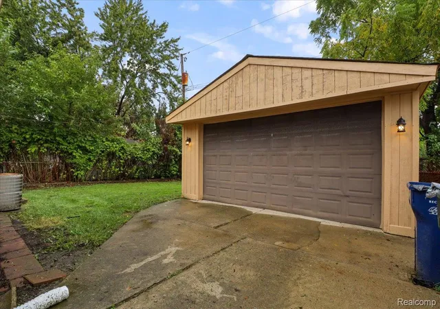 Photo 3 of Single family home for sale at 1860 Capitol Ave, Lincoln Park, MI 48146 | MLS# 20261076387 | Listing updated on 2026-10-18