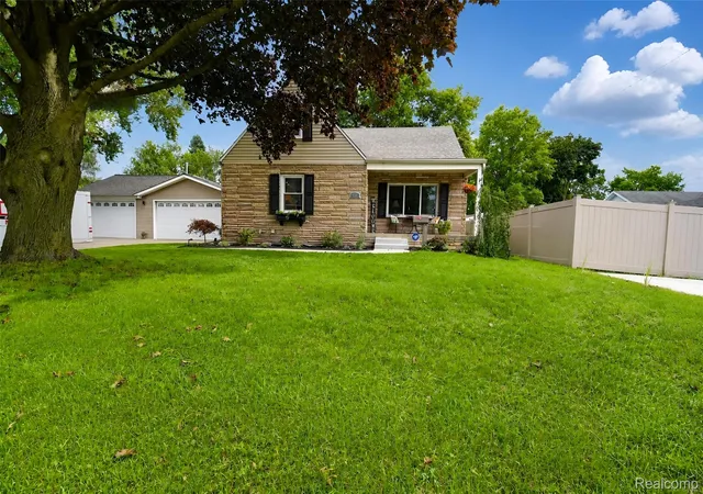 Photo 1 of Sale Pending at 31215 Dawson St, Garden City, MI 48135 | MLS# 20261076392 | Listing updated on 2026-10-14