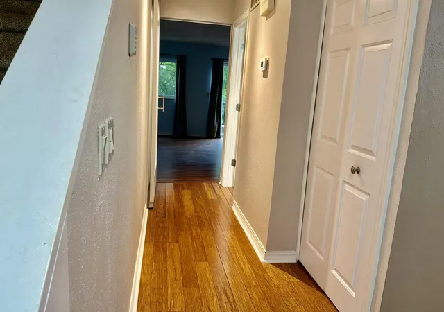 Listing Photo 1 - Condo for sale in building located at 515 Victoria Sq, Brighton, MI 48116 - Unit #