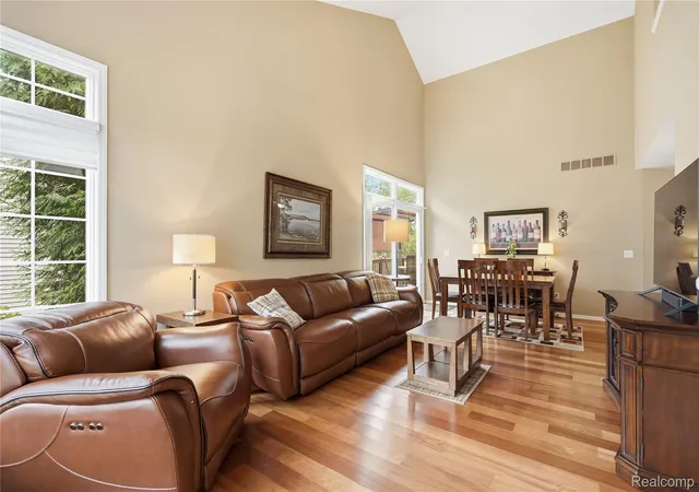 Photo 1 of Sale Pending at 621 Creekside Ct, Chelsea, MI 48118 | MLS# 20261076413 | Listing updated on 2026-10-11