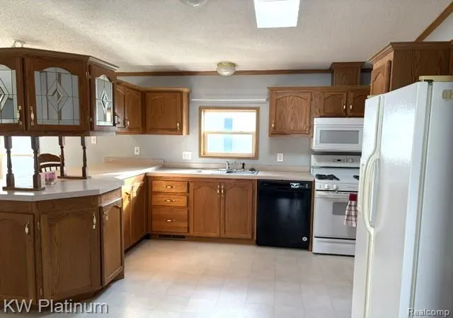 Photo 3 of Single family home for sale at 104 Deer Crk Dr, Fort Gratiot, MI 48059 | MLS# 20261076433 | Listing updated on 2026-10-19