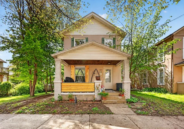 Photo 1 of Multi family home for sale at 1313 Davis Ave Nw, Grand Rapids, MI 49504 | MLS# 65026050359 | Listing updated on 2026-10-07