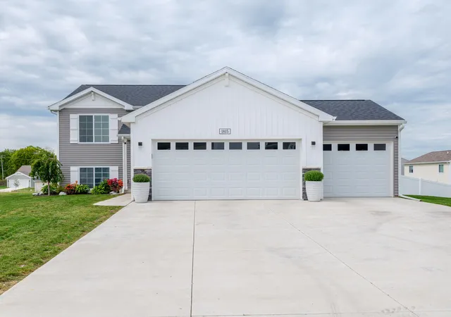 Photo 1 of Single family home for sale at 1815 Orista Dr, Galesburg, MI 49053 | MLS# 66026050364 | Listing updated on 2026-10-19