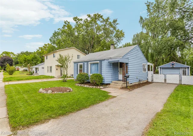 Photo 3 of Single family home for sale at 26322 Delton St, Madison Heights, MI 48071 | MLS# 20261076444 | Listing updated on 2026-10-09