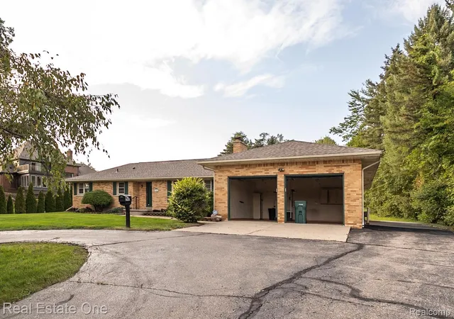 Photo 2 of Single family home for sale at 45400 N Territorial Rd, Plymouth, MI 48170 | MLS# 20261076449 | Listing updated on 2026-10-11
