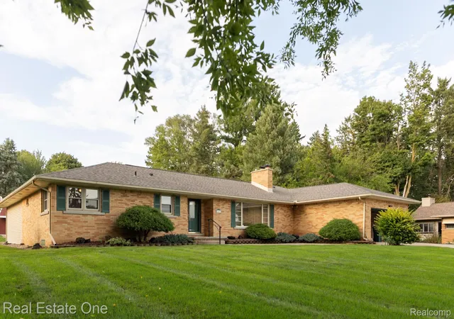 Photo 3 of Single family home for sale at 45400 N Territorial Rd, Plymouth, MI 48170 | MLS# 20261076449 | Listing updated on 2026-10-11