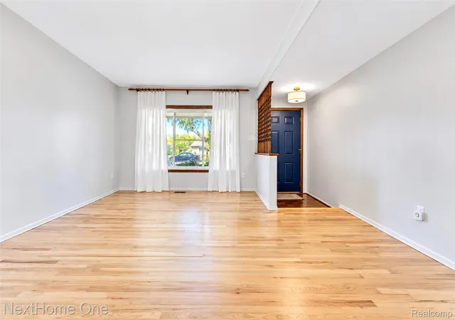 Photo 2 of Single family home for sale at 38521 Roycroft St, Livonia, MI 48154 | MLS# 20261076493 | Listing updated on 2026-10-11