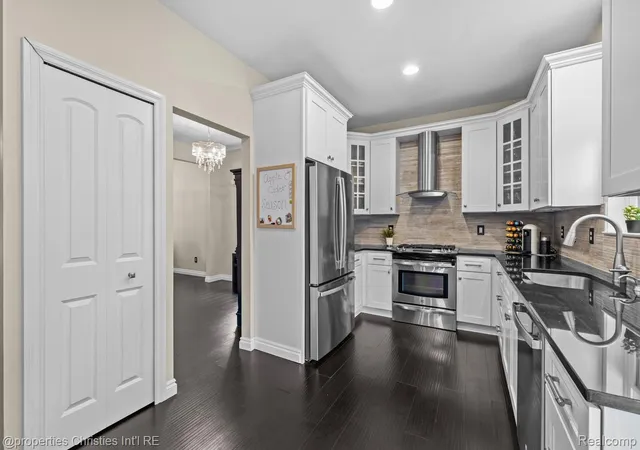Photo 3 of Condo for sale at 31076 Silverdale Dr, Novi, MI 48377 | MLS# 20261076502 | Listing updated on 2026-10-18