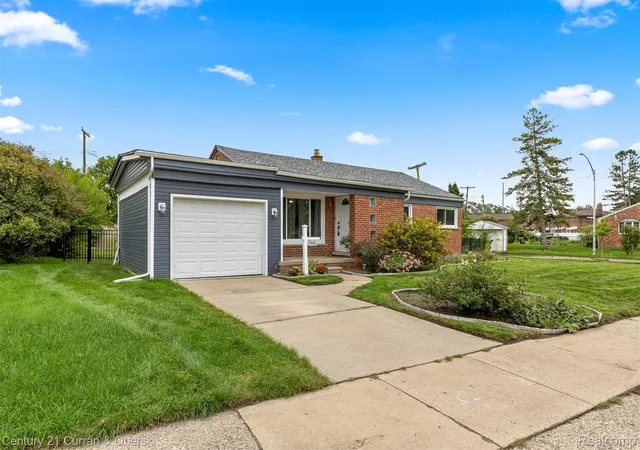 Photo 1 of Single family home for sale at 29530 Robert Dr, Livonia, MI 48150 | MLS# 20261076506 | Listing updated on 2026-10-15