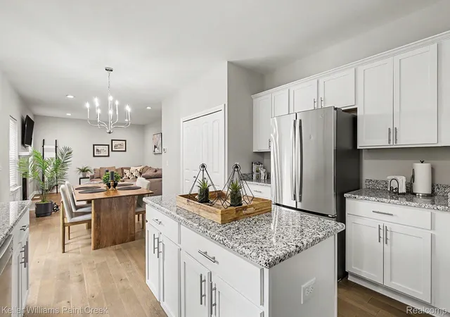 Listing Photo 3 - Condo for sale in building located at 140 Jordyn Wy, Oxford, MI 48371