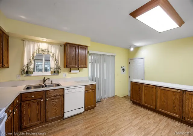 Photo 3 of Single family home for sale at 13323 Pomona Dr, Sterling Heights, MI 48312 | MLS# 20261076514 | Listing updated on 2026-10-16