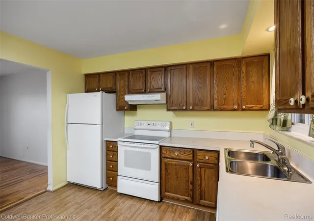 Photo 3 of Single family home for sale at 13323 Pomona Dr, Sterling Heights, MI 48312 | MLS# 20261076514 | Listing updated on 2026-10-16